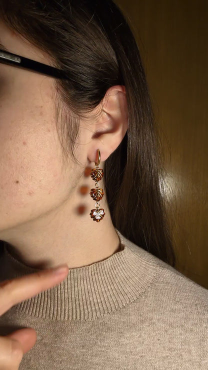 Pendientes de hojitas marrones
